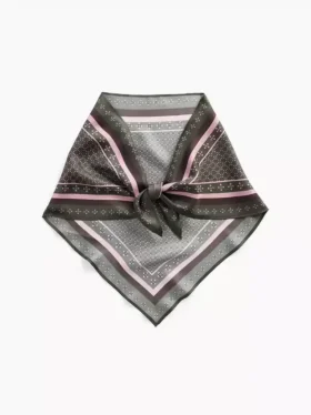 Sciarpa bandana triangolare oversize in 100% seta