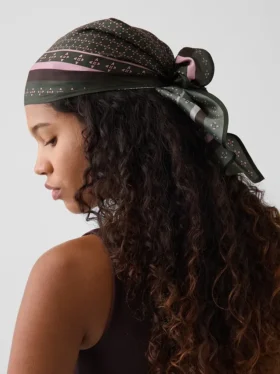 Sciarpa bandana triangolare oversize in 100% seta