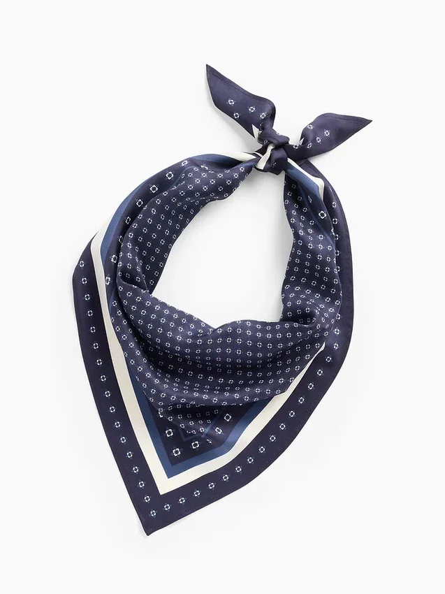 Sciarpa bandana triangolare oversize in 100% seta