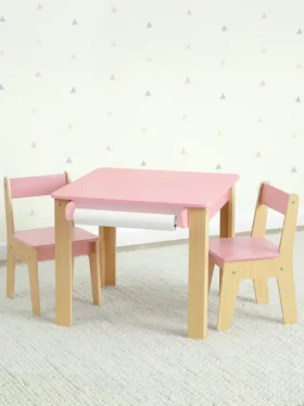Set composto da tavolo e 2 sedie per bambini piccoli