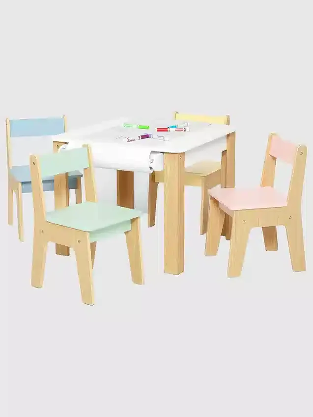 Set da tavolo e 4 sedie per bambini piccoli