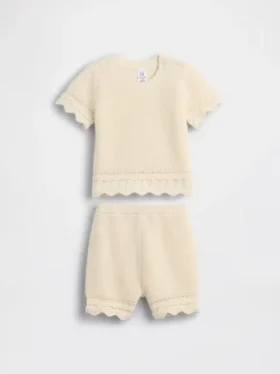 Set di abbigliamento per neonati all’uncinetto