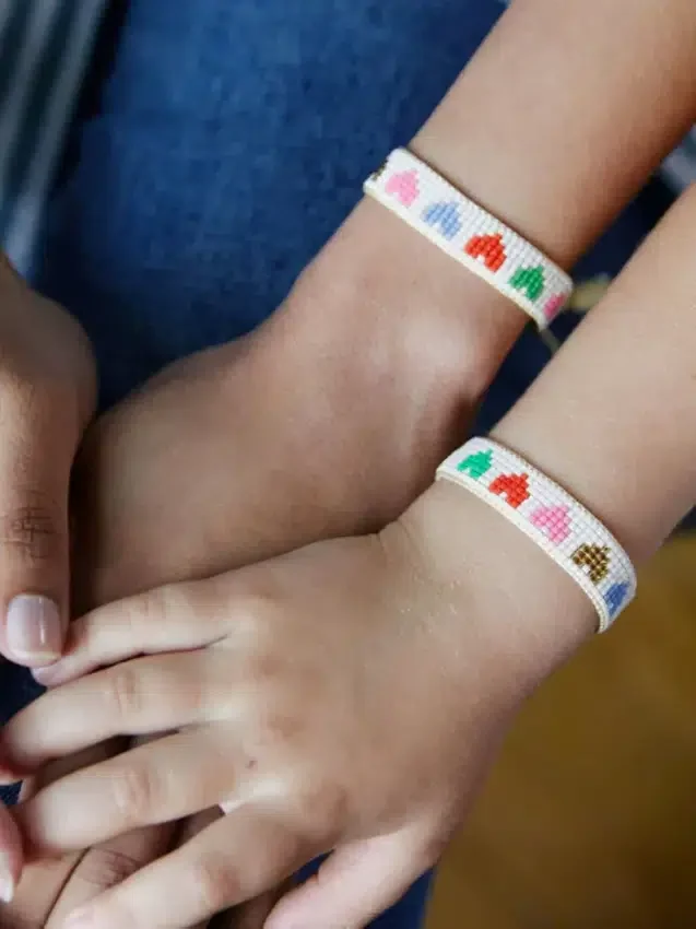 Set di braccialetti Hart "Mini and Me" con cuori arcobaleno