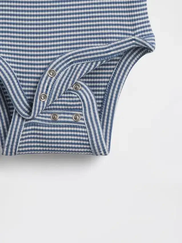 Set per neonati “Grow-With-Me” con pantaloncini a costine sottili