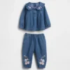 Set per neonati in denim a motivi floreali
