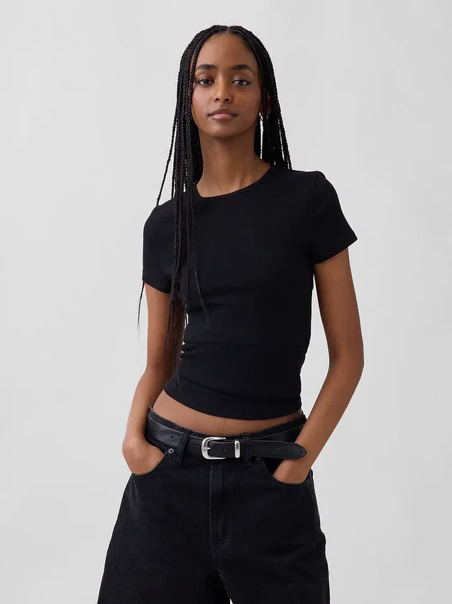 T-shirt a costine moderno