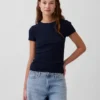 T-shirt a costine moderno