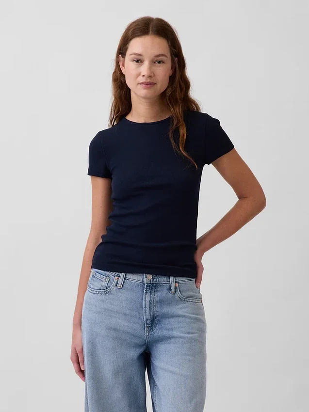 T-shirt a costine moderno