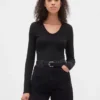 T-shirt a costine moderno
