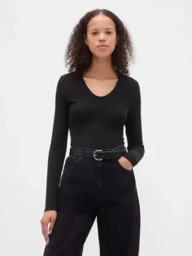 T-shirt a costine moderno