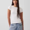 T-shirt a costine moderno