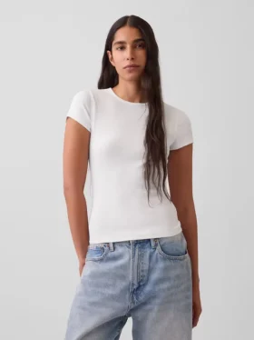 T-shirt a costine moderno