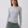 T-shirt a costine moderno