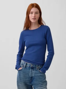 T-shirt a costine moderno