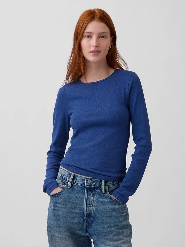 T-shirt a costine moderno