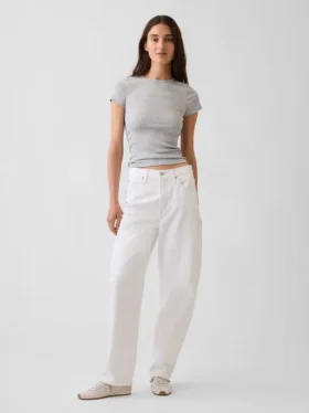 T-shirt a costine moderno