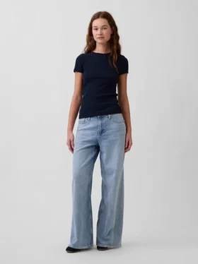 T-shirt a costine moderno