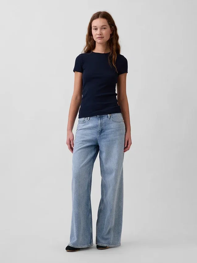 T-shirt a costine moderno
