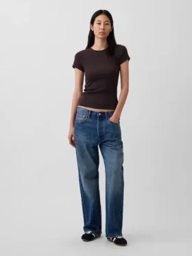 T-shirt a costine moderno