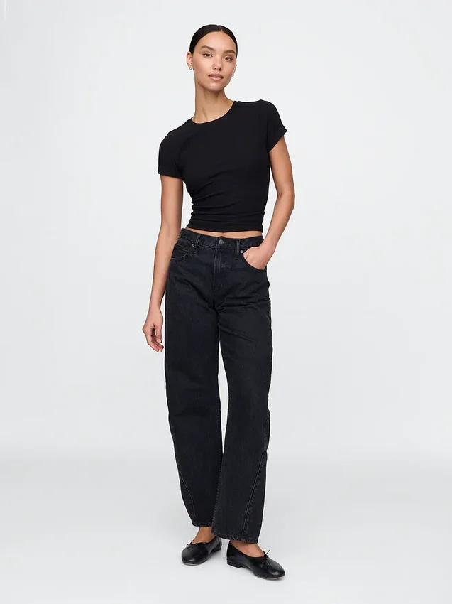 T-shirt a costine moderno