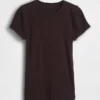 T-shirt a costine moderno