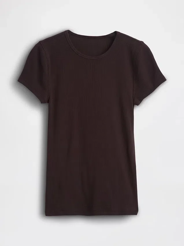 T-shirt a costine moderno