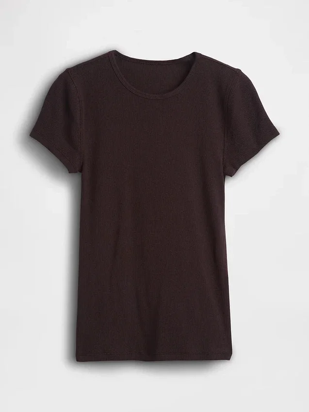 T-shirt a costine moderno