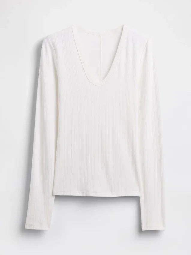T-shirt a costine moderno