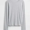 T-shirt a costine moderno