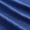 T-shirt a costine moderno