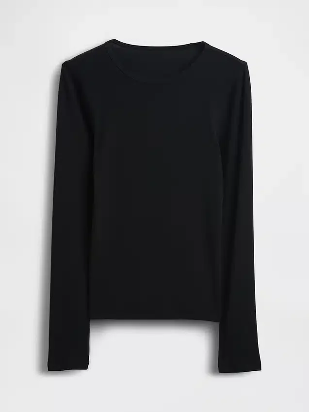 T-shirt a costine moderno
