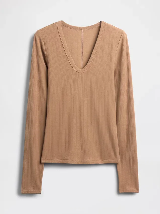 T-shirt a costine moderno