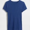 T-shirt a costine moderno