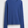 T-shirt a costine moderno