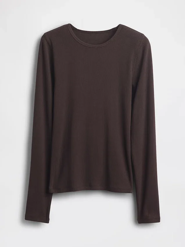 T-shirt a costine moderno