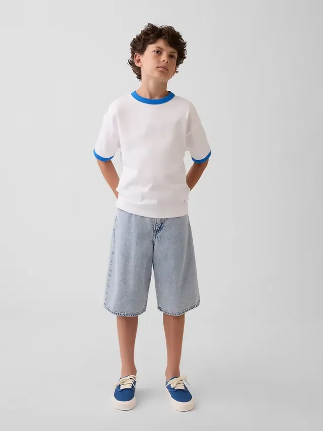 T-shirt blu per bambini con logo dal taglio comodo