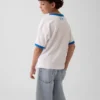 T-shirt blu per bambini con logo dal taglio comodo