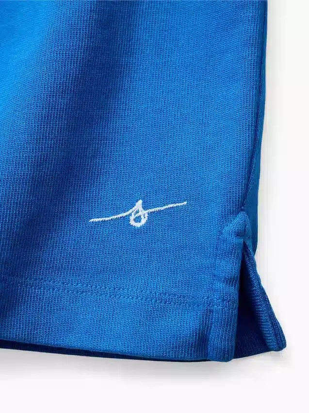 T-shirt blu per bambini con logo dal taglio comodo