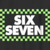 T-shirt con grafica a scacchi Six Seven per bambini