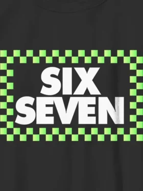 T-shirt con grafica a scacchi Six Seven per bambini