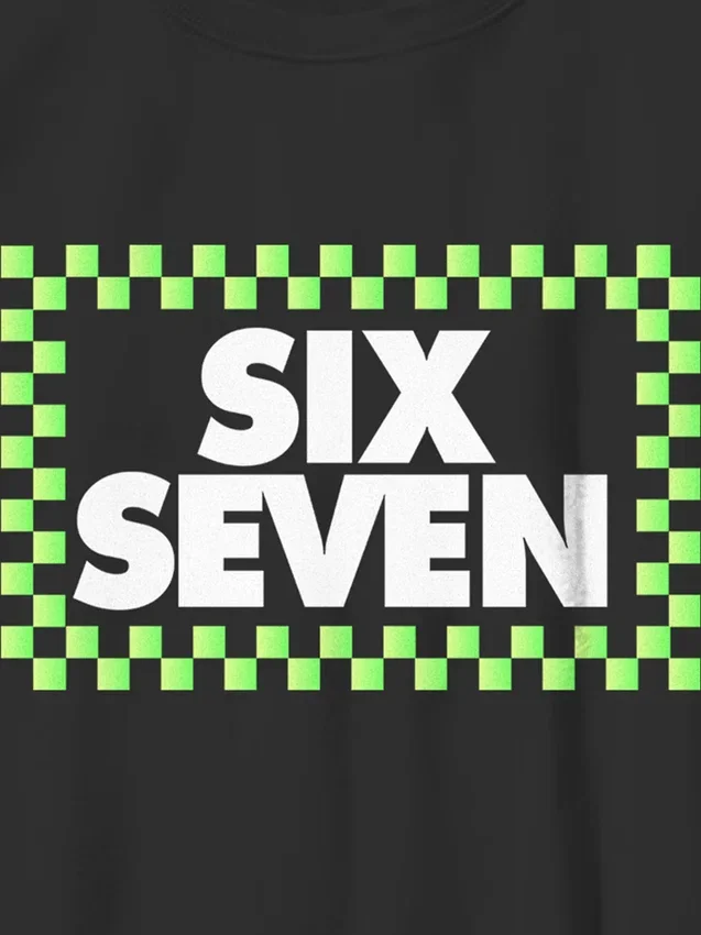 T-shirt con grafica a scacchi Six Seven per bambini