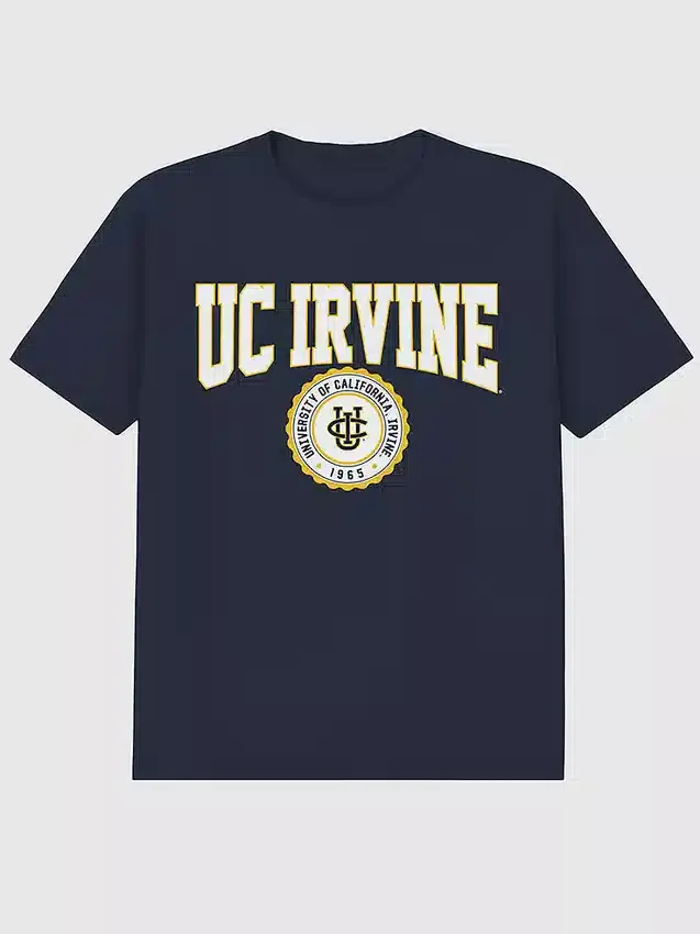 T-shirt con grafica del sigillo universitario dell’Università della California, Irvine