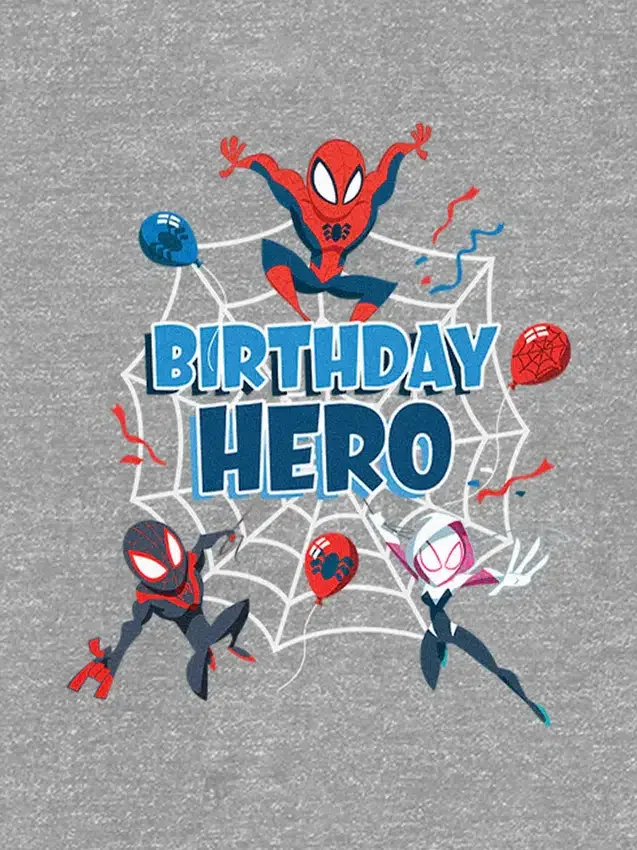 T-shirt con grafica “Spider-Man Birthday Hero” per bambini piccoli