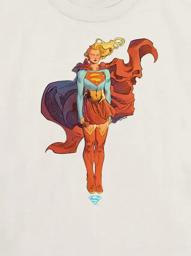 T-shirt con grafica "Supergirl Fuel Your Flight Star" per bambini