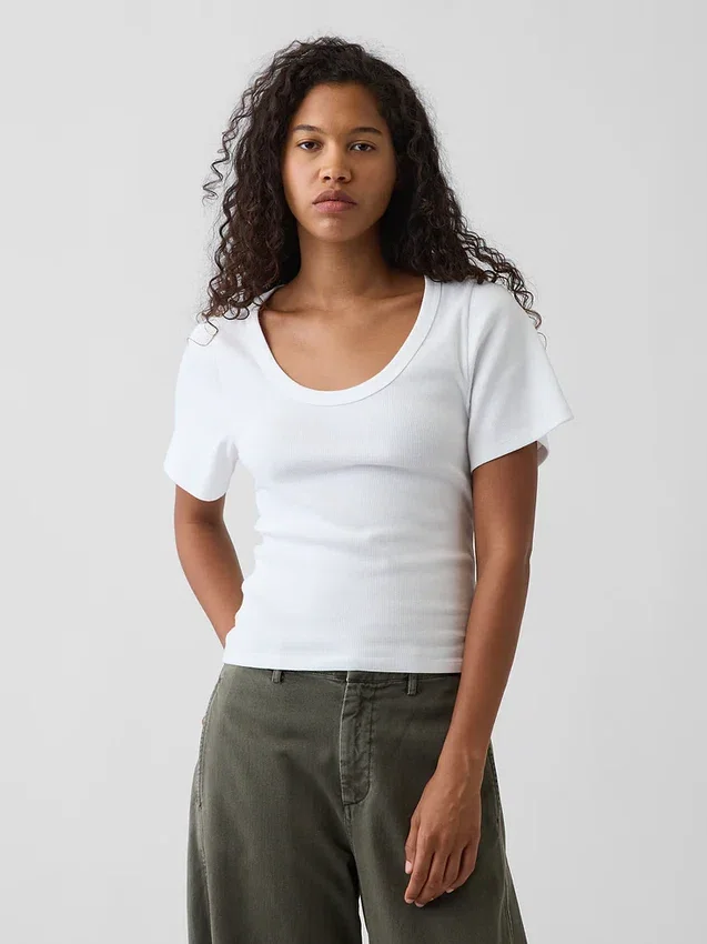T-shirt con scollo rotondo a costine