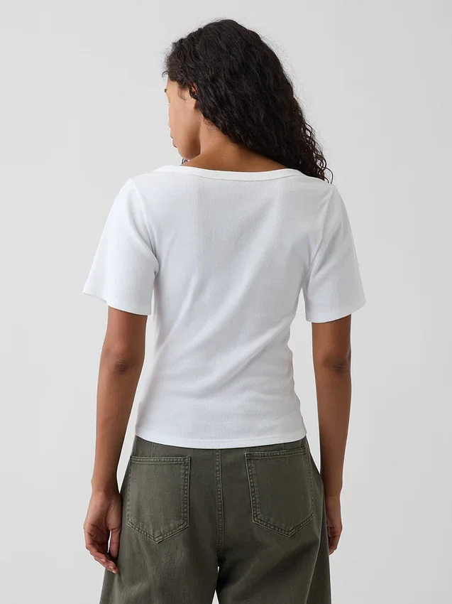 T-shirt con scollo rotondo a costine