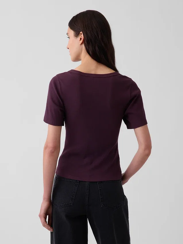 T-shirt con scollo rotondo a costine