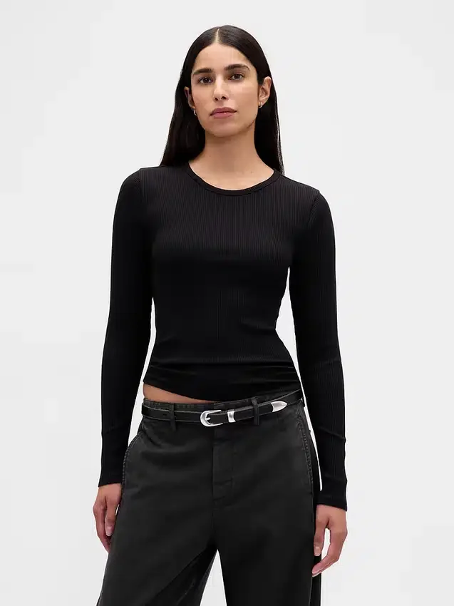T-shirt corta moderna a costine