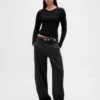 T-shirt corta moderna a costine