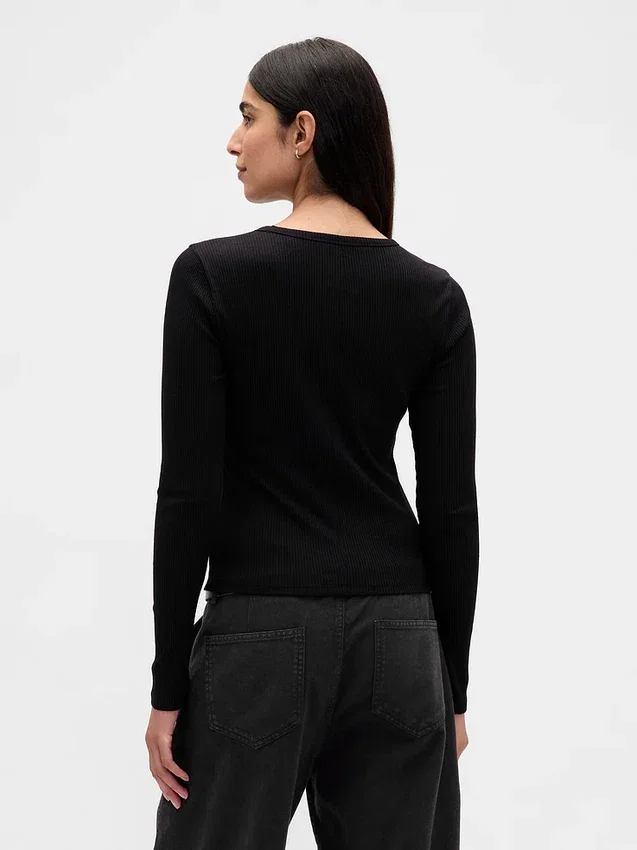 T-shirt corta moderna a costine
